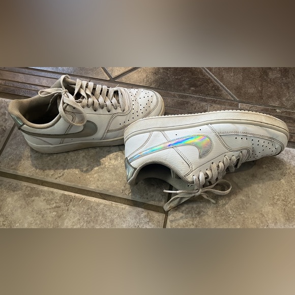 nikes shoes- courts - Picture 5 of 5